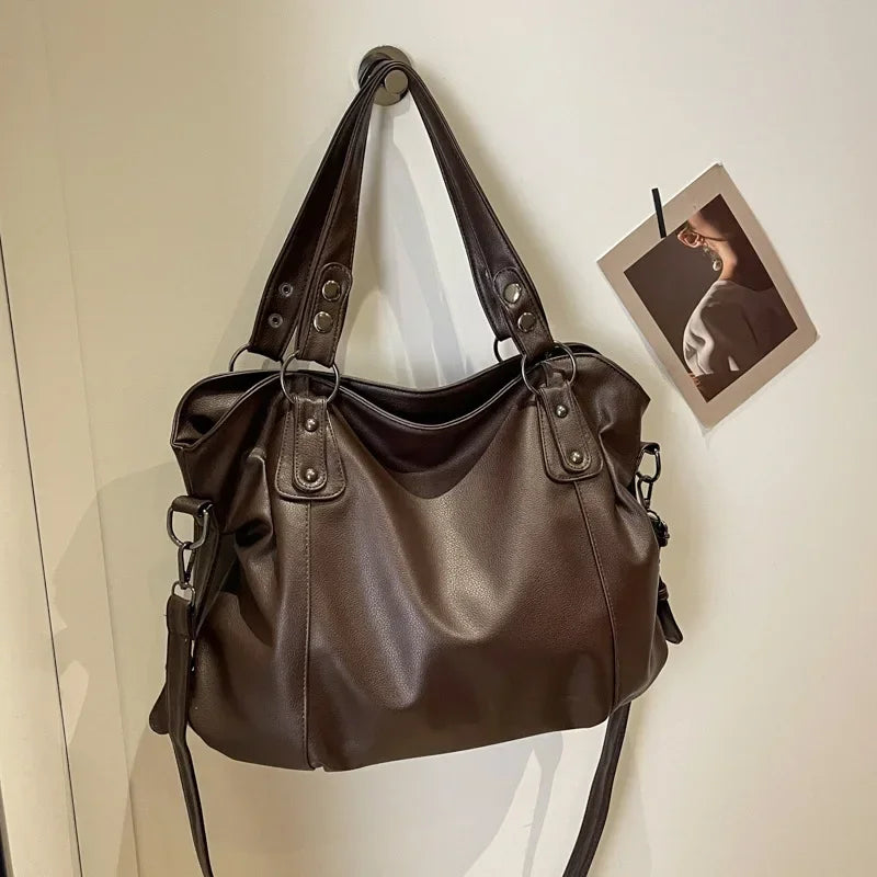 The Urban Vintage Hobo Bag | Soft Vegan Leather & Zipper Details